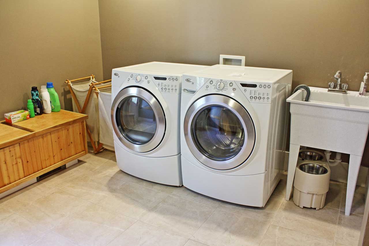 Petoskey Grove laundry room