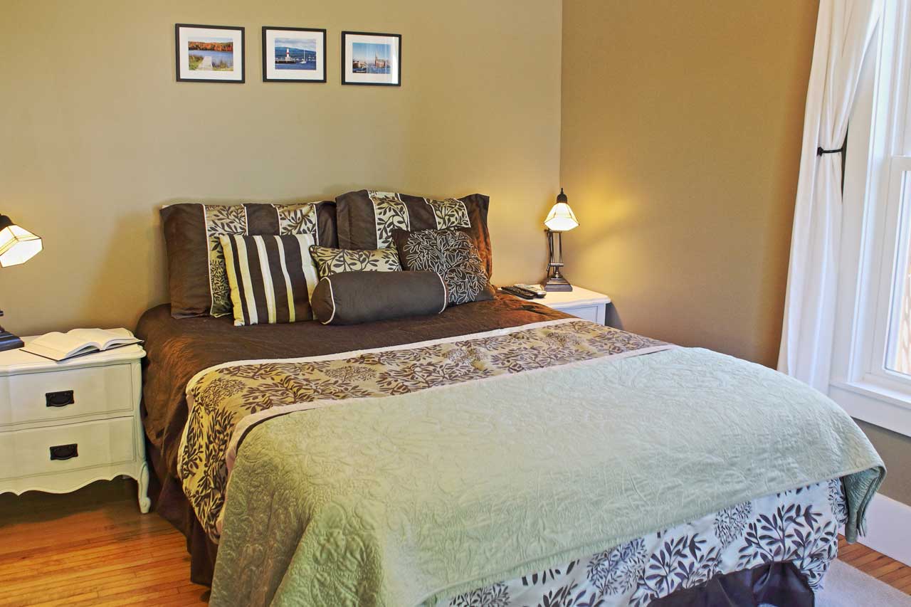 Petoskey Grove Primary bedroom