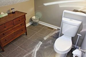 Petoskey Grove upstairs bathroom