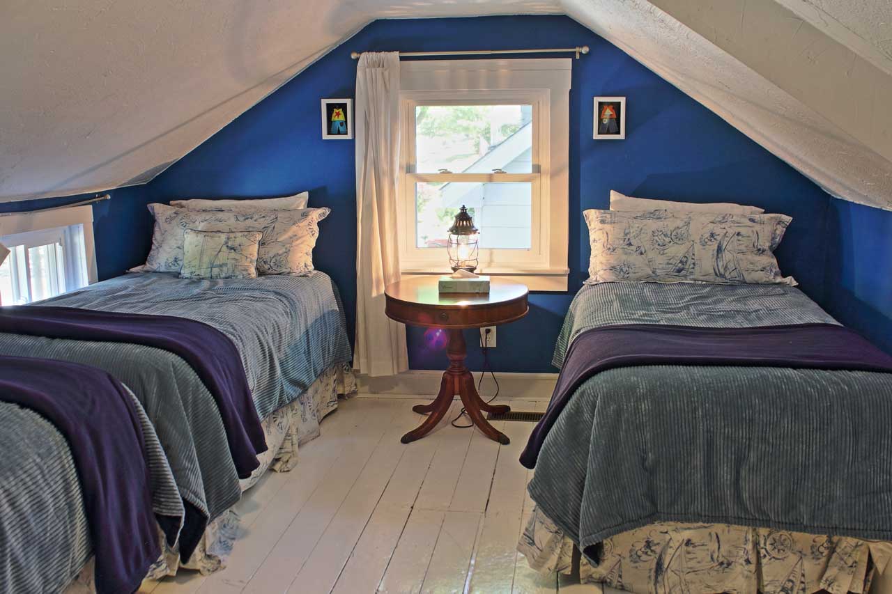 Petoskey Grove upstairs guest bedroom 2