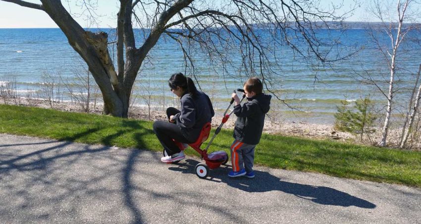 Family fun along the waterfront on the Little Traverse Wheelway in Petoskey (Photo: Jeremy Hammond)