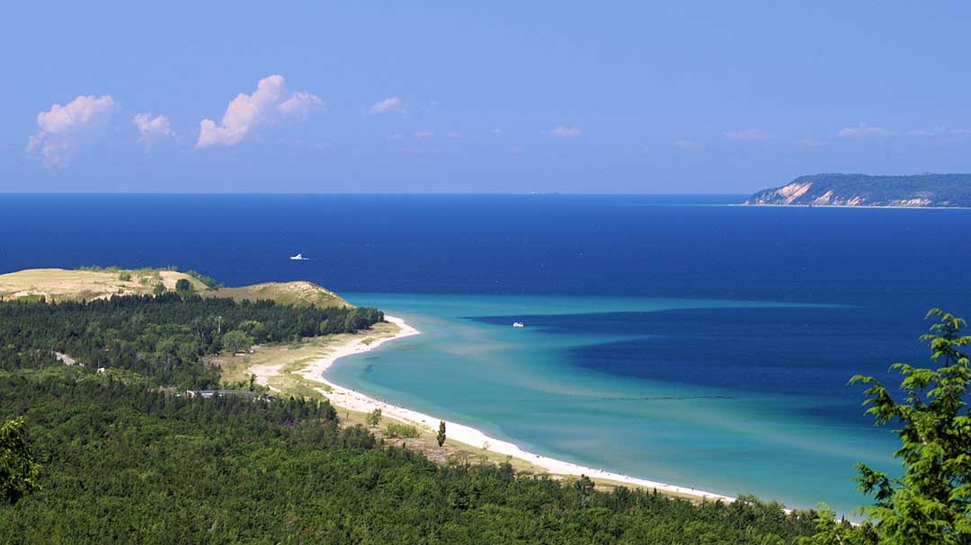 Overlooking Glen Haven in the Sleeping Bear Dunes National Lakeshore (National Park Service/CC BY 2.0)