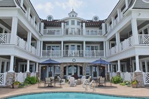 LeBear Resort - pool area