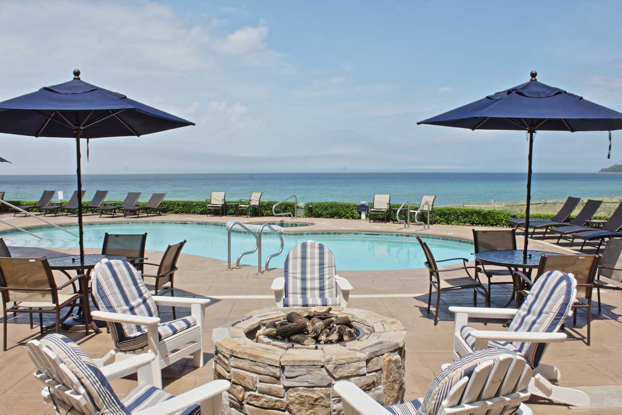 LeBear Resort - swimming pool