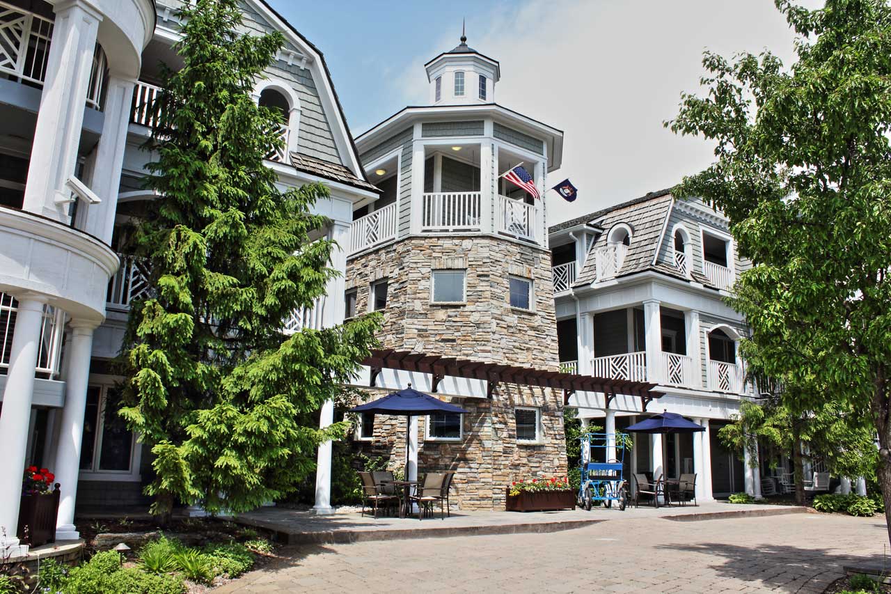 LeBear Resort - exterior front