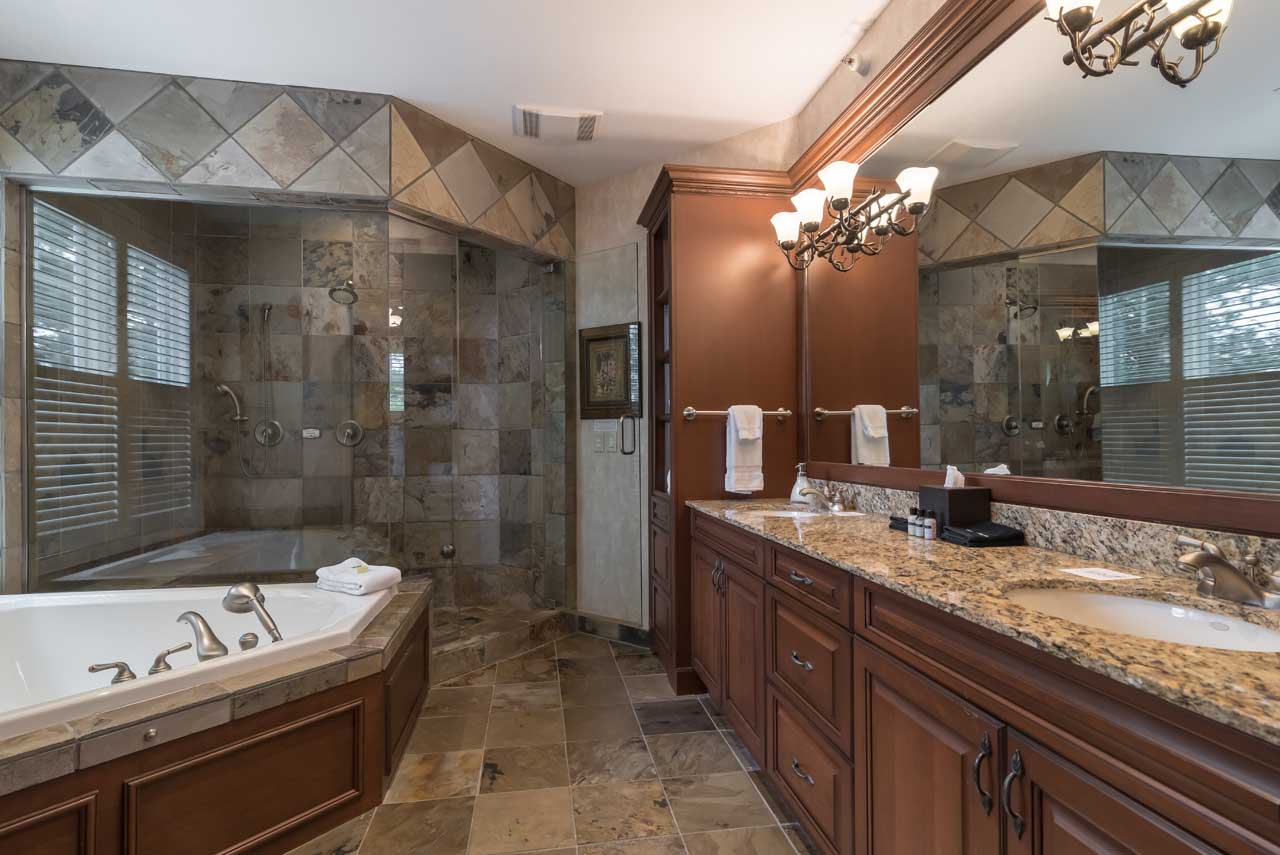 LeBear Resort - Glen Arbor luxury vacation rental