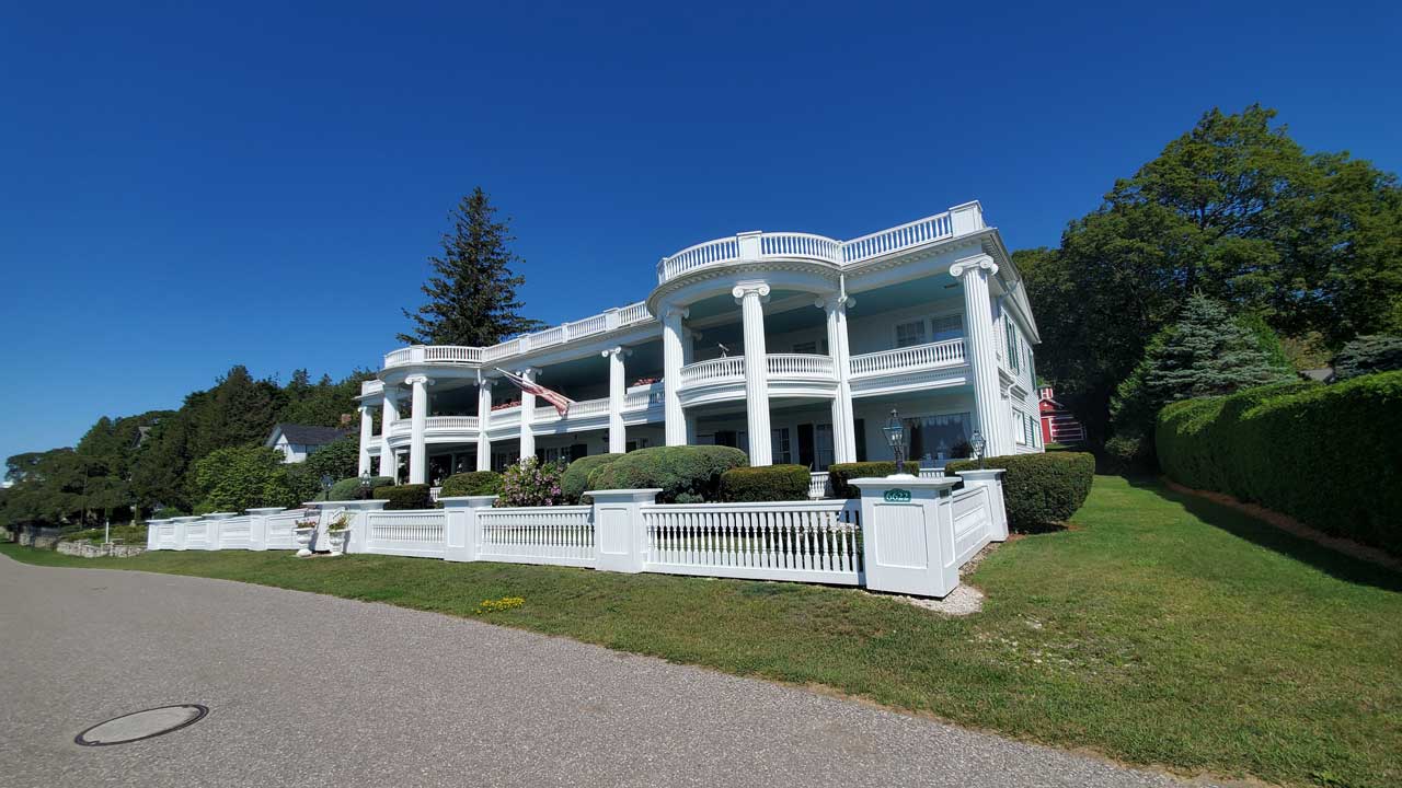 Mackinac Island blufftop homes