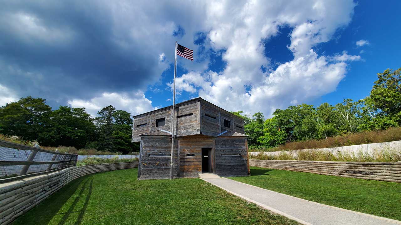 Mackinac Island, Fort Holmes