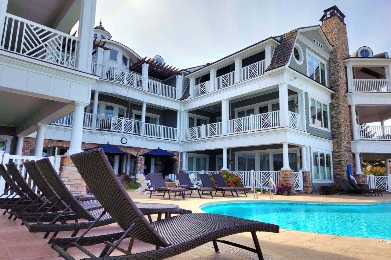 LeBear-Resort-Glen-Arbor