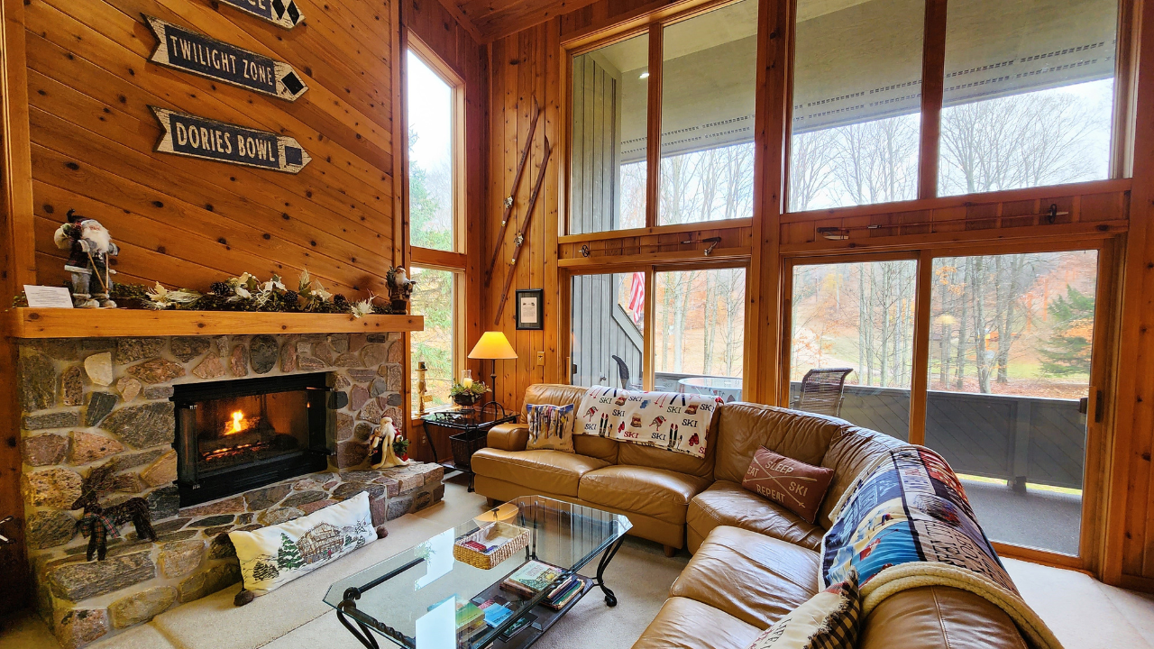 lake-shore-cottage-northern-michigan